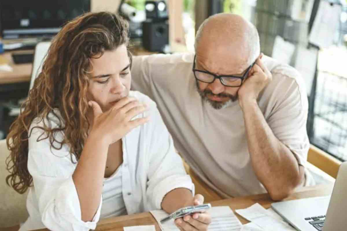 Il vero punto di svolta arriva con il 1° aprile. Da questa data, l’ISEE corrente non serve solo ad aggiornare i redditi, ma anche il patrimonio.