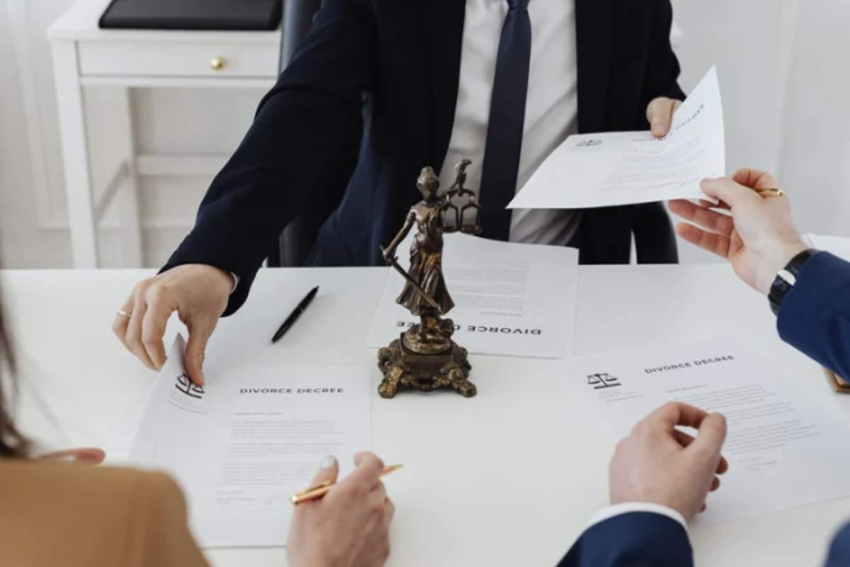 La Cassazione ha quindi messo in evidenza che, nei casi di sospetto squilibrio economico e tenore di vita incompatibile con le dichiarazioni fiscali