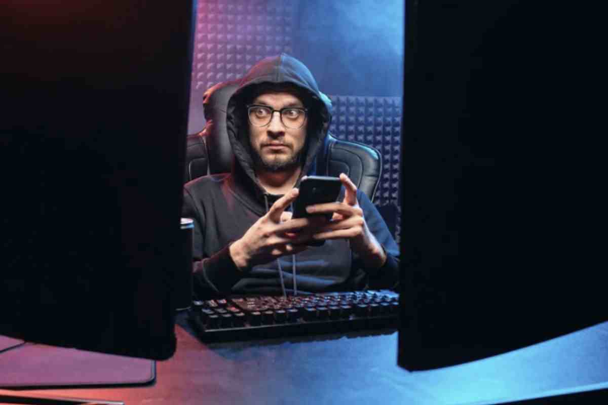 C’è un elemento che permette di riconoscere subito la truffa: nessun ente pubblico utilizza SMS di questo tipo per comunicazioni fiscali.